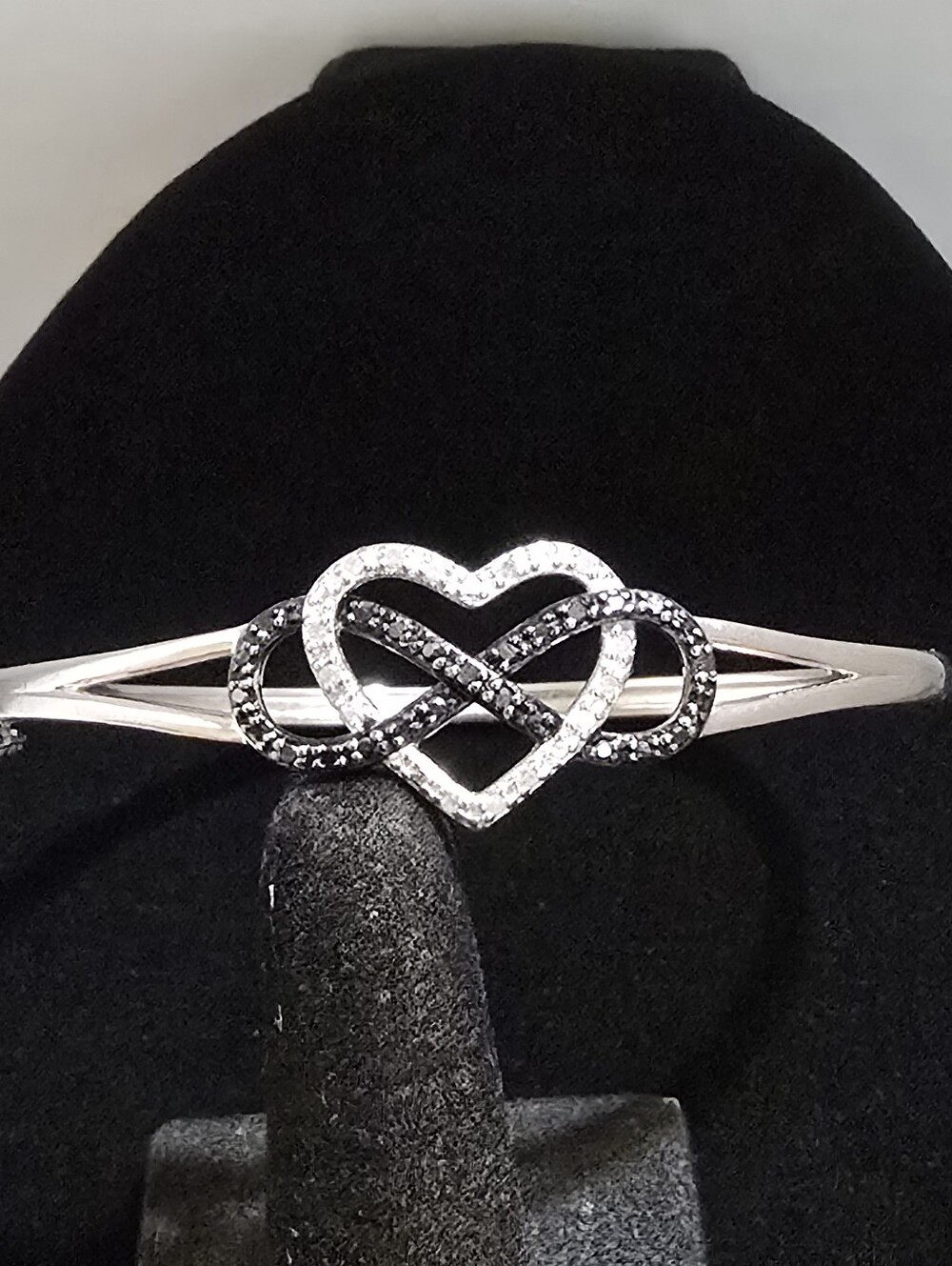 Designer 'MO' Sterling Silver Black & White Stones 7 Inch Hinged Cuff Bracelet